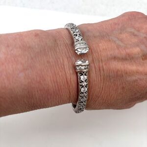 Tacori IV 925 CZ Epiphany Hinged Bangle Bracelet Oval Faceted CZ Endcaps 24g